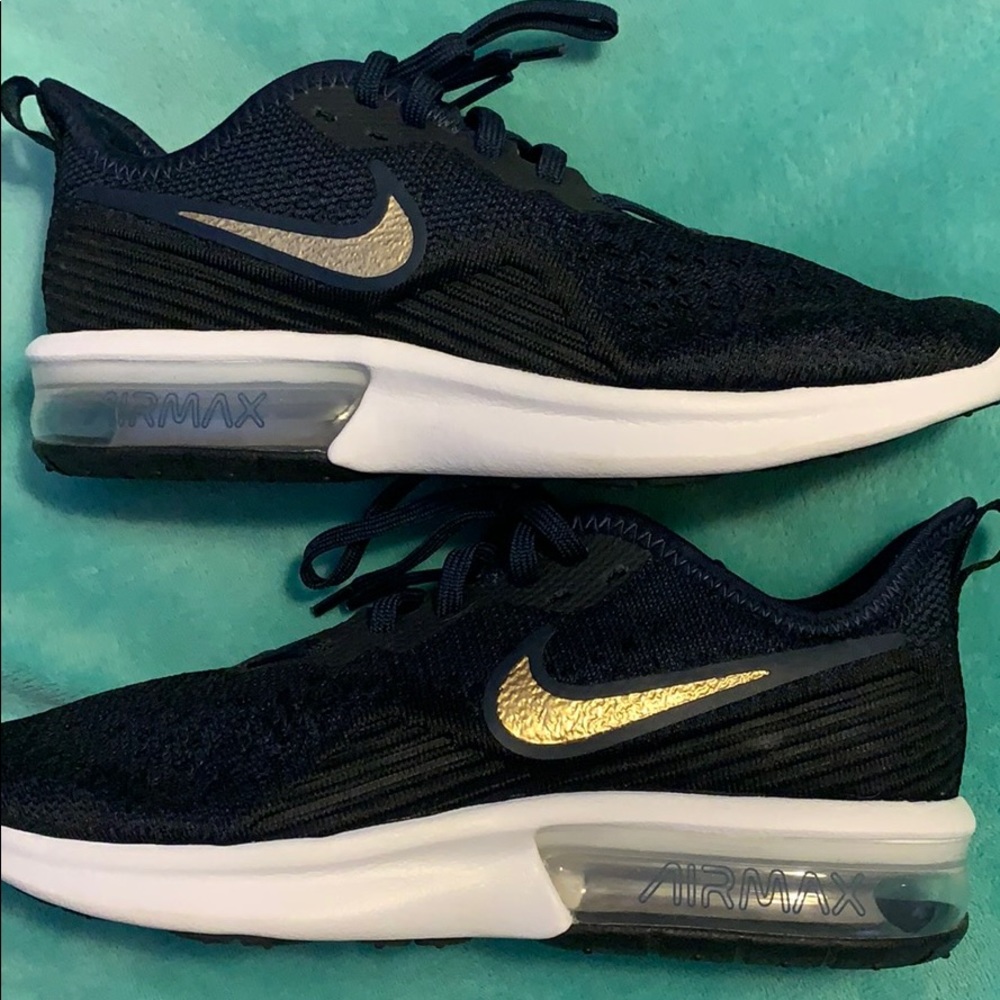 Brand new never worn Nike Air Max